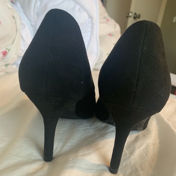 Pointy Pumps - Picture 5 of 5